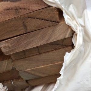 86X19 FEATURE GRADE SPOTTED GUM DECKING (PACK CONSISTS OF RANDOM SHORT LENGTHS)