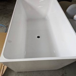 NEW HYDRA WHITE CORNER BACK TO WALL FREESTANDING BATHTUB 1500MM WASTE NOT INCLUDED RRP$1179