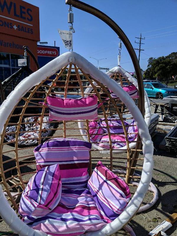 NEW MEDIUM OUTDOOR HANGING EGG CHAIR WITH CUSHION - Fowles Auction ＆ Sales