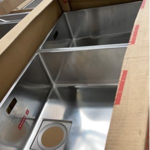 FRANKE CMX220-50/34 CENT MIN DOUBLE BOWL UNDER MOUNT SINK WITH FRANKE WASTES RRP$2275