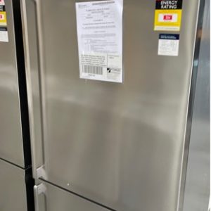 WESTINGHOUSE WBE5304SB STAINLESS STEEL FRIDGE WITH BOTTOM MOUNT FREEZER 528 LITRE FINGER PRINT RESISTANT 4.5 STAR ENERGY EFFICIENCY FRESH SEAL HUMIDITY CRISPER RRP$2099 WITH 12 MONTH WARRANTY B 94572667