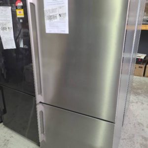 ELECTROLUX EBE5307SC-R STAINLESS STEEL STEEL BOTTOM MOUNT FRIDGE 529 LITRE WITH FLEXIBLE STORAGE AND TWIST ICE & TASTELOCK CRISPER FEATURE WITH 12 MONTH WARRANTY