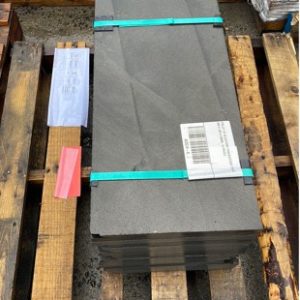 PALLET OF BLUESTONE PAVERS/STAIR TREAD 600 X 300 X 20MM 14 PIECES