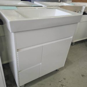 NEW 750MM GLOSS WHITE VANITY WITH CERAMIC TOP VPB750KR-S452