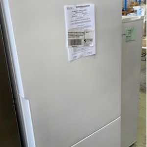 WESTINGHOUSE WBE5300WC-R WHITE FRIDGE WITH BOTTOM MOUNT FREEZER POCKET HANDLE 4.5 STAR ENERGY EFFICIENCY RRP$1599 WITH 12 MONTH WARRANTY B 02970160