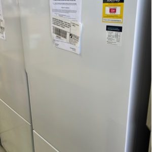WESTINGHOUSE WBE5300WC-R WHITE FRIDGE WITH BOTTOM MOUNT FREEZER POCKET HANDLE 4.5 STAR ENERGY EFFICIENCY RRP$1599 WITH 12 MONTH WARRANTY B 03578511