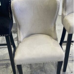 BRAND NEW TAUPE VELVET DINING CHAIR WITH BUTTON UPHOLSTERED BACK WITH STUD DETAIL AU1080- MARGONIA