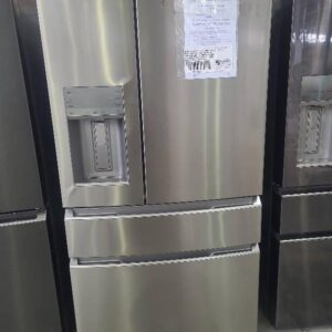 WESTINGHOUSE WHE6270SB 619LITRE S/STEEL FRENCH DOOR FRIDGE WITH ICE & WATER 913MM WIDE WITH DUAL FREEZER DRAWERS SNACKZONE SLIDE UP SHELVES AUTOMATIC HUMIDITY CONTROL RRP$2999 WITH 12 MONTH WARRANTY