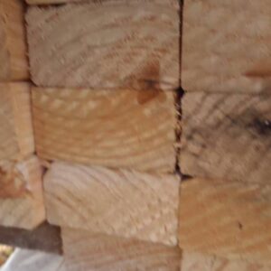 90X45 UTILITY GRADE PINE-88/4.8 (THIS PACK IS DISTRESSED TIMBER AND MOULD AFFECTED. SOLD AS IS)