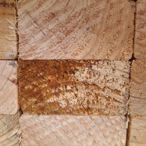 90X45 UTILITY GRADE PINE-88/4.8 (THIS PACK IS DISTRESSED TIMBER AND MOULD AFFECTED. SOLD AS IS)