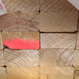 90X45 UTILITY GRADE PINE-88/4.8 (THIS PACK IS DISTRESSED TIMBER AND MOULD AFFECTED. SOLD AS IS)