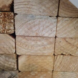 90X45 UTILITY GRADE PINE-88/4.8 (THIS PACK IS DISTRESSED TIMBER AND MOULD AFFECTED. SOLD AS IS)