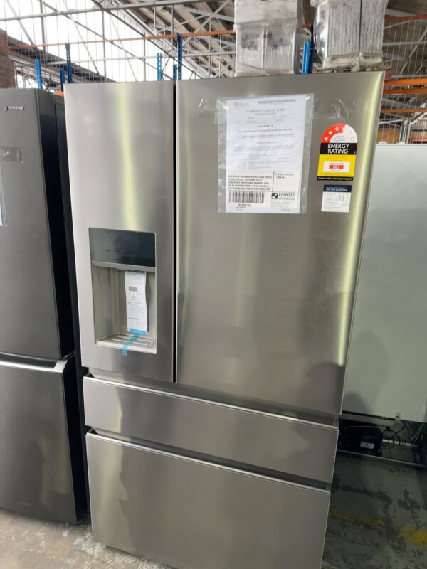 ELECTROLUX EHE6899SA FRENCH DOOR FRIDGE STAINLESS STEEL FEATURING FULLY CONVERTIBLE ENTERTAINER DRAWERS THAT CAN BE ADJUSTED FROM -23 TO 7 DEGREES WITH ICE & WATER LINK TO ELECTROLUX APP FOR MONITORING AND UPDATES RRP$3599 12 MONTH WARRANTY