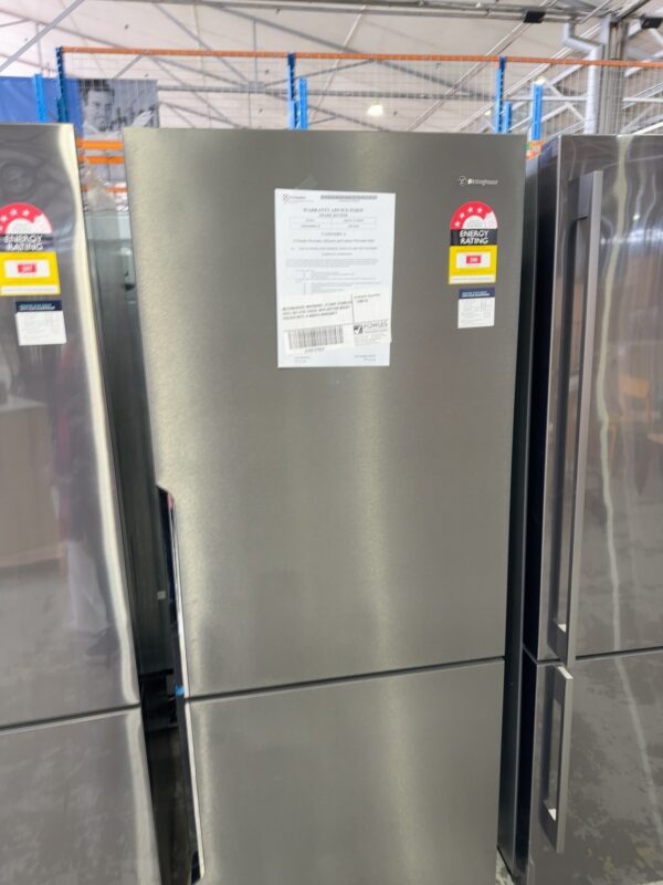 WESTINGHOUSE WBE4500BC-R DARK STAINLESS STEEL 453 LITRE FRIDGE WITH BOTTOM MOUNT FREEZER WITH 12 MONTH WARRANTY