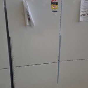 WESTINGHOUSE WBE4500WB 453 LITRE FRIDGE WITH BOTTOM MOUNT FREEZER RRP$ 1299 WITH 12 MONTH WARRANTY