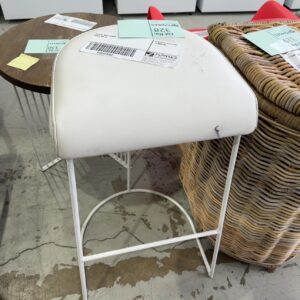 WHITE BAR STOOL SOLD AS IS