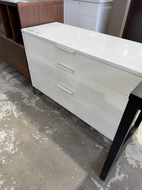 EX HIRE GLOSS WHITE 3 DRAWER CABINET SOLD AS IS