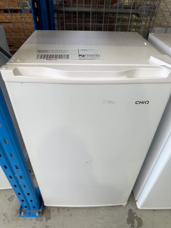 REFURBISHED CHIQ CSR092W WHITE BAR FRIDGE 3 MONTH BACK TO BASE WARRANTY