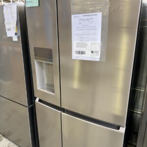 WESTINGHOUSE WQE6870SA S/STEEL 609 LITRE FRENCH DOOR FRIDGE WITH ICE & WATER, LARGE ADJUSTABLE INTERIOR WITH SLIDE BACK SHELVES, SNACK ZONE, PLUS CONVERTIBLE SECTION THAT CAN BE SWITCHED BETWEEN FRIDGE OR FREEZER MODE FROM -23C TO 7 DEGREE. 12 MONTH WARRANTY