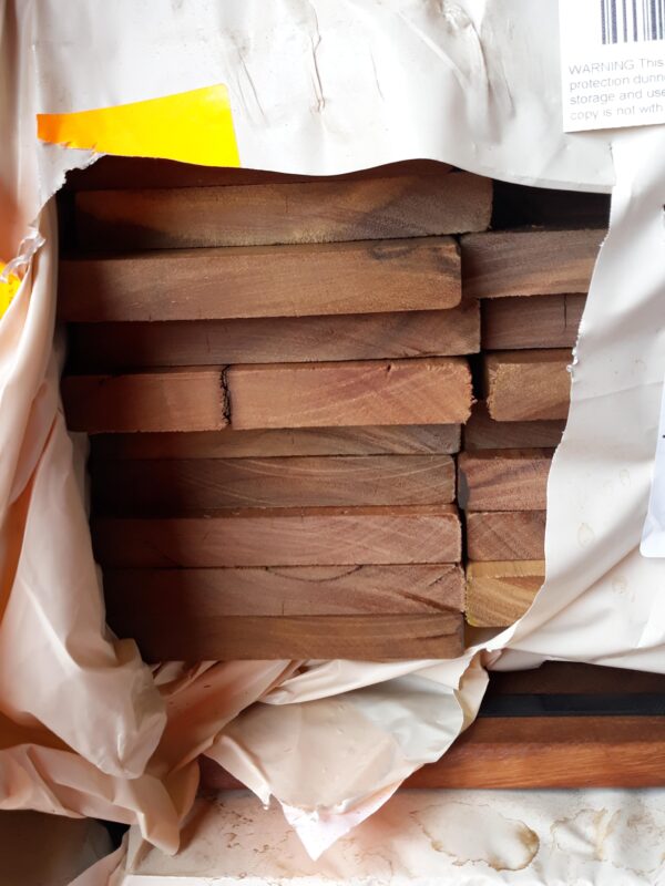 135X19 FEATURE GRADE SPOTTED GUM DECKING- (PACK CONSISTS OF RANDOM SHORT LENGTHS)