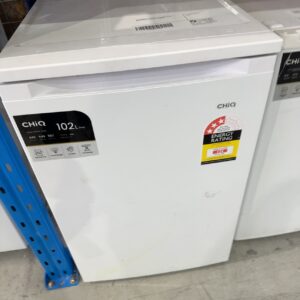 REFURBISHED CHIQ 102 LITRE BAR FRIDGE, 3 MONTH BACK TO BASE WARRANTY