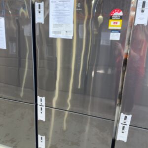 ELECTROLUX EBE5307BC-R DARK STAINLESS STEEL FRIDGE 530 LITRE WITH BOTTOM MOUNT FREEZER, WITH FLEXIBLE STORAGE & FULL WIDTH CRISPER WITH 12 MONTHS WARRANTY A04281165