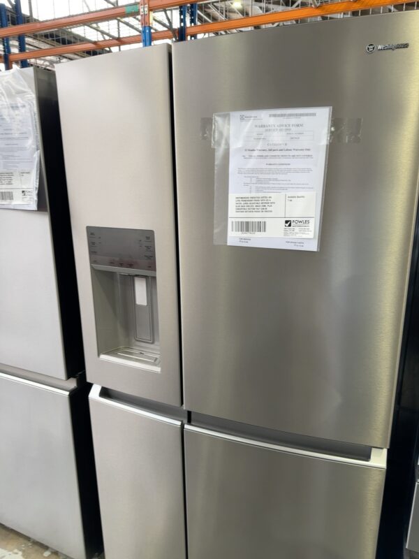 WESTINGHOUSE WQE6870SA S/STEEL 609 LITRE FRENCH DOOR FRIDGE WITH ICE & WATER, LARGE ADJUSTABLE INTERIOR WITH SLIDE BACK SHELVES, SNACK ZONE, PLUS CONVERTIBLE SECTION THAT CAN BE SWITCHED BETWEEN FRIDGE OR FREEZER MODE FROM -23C TO 7 DEGREE. 12 MONTH WARRANTY