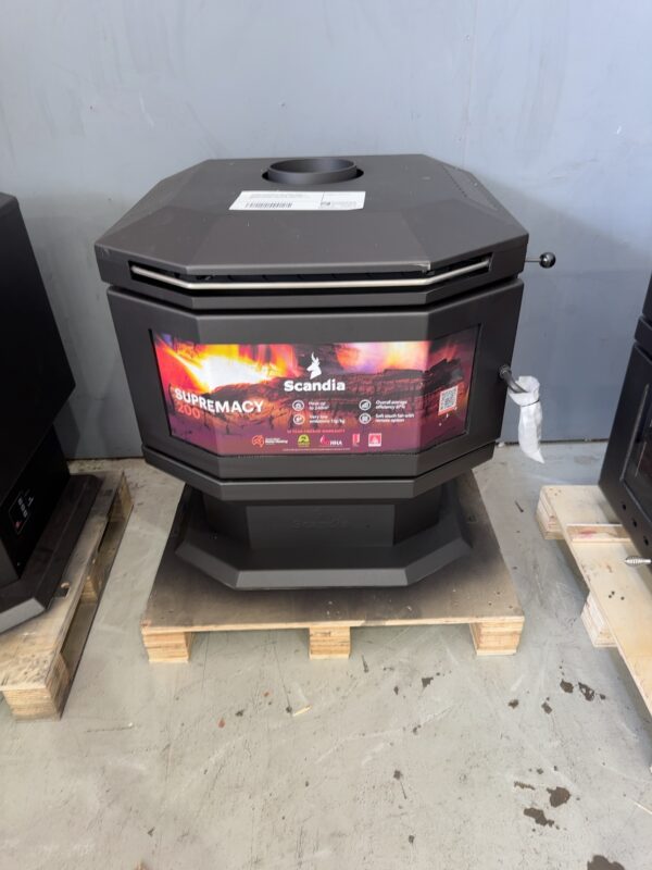 SCANDIA SUPREMACY 200 WOOD FIRED HEATER,HEATS UP TO 200M2, BAY WINDOW DESIGN, SCSP200-22-0168 **CARTON DAMAGED STOCK, MARKS OR DENTS, SOLD AS IS**
