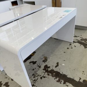 SAMPLE, WHITE HIGH GLOSS WHITE CURVED DESK WITH DRAWER, RETAIL $289