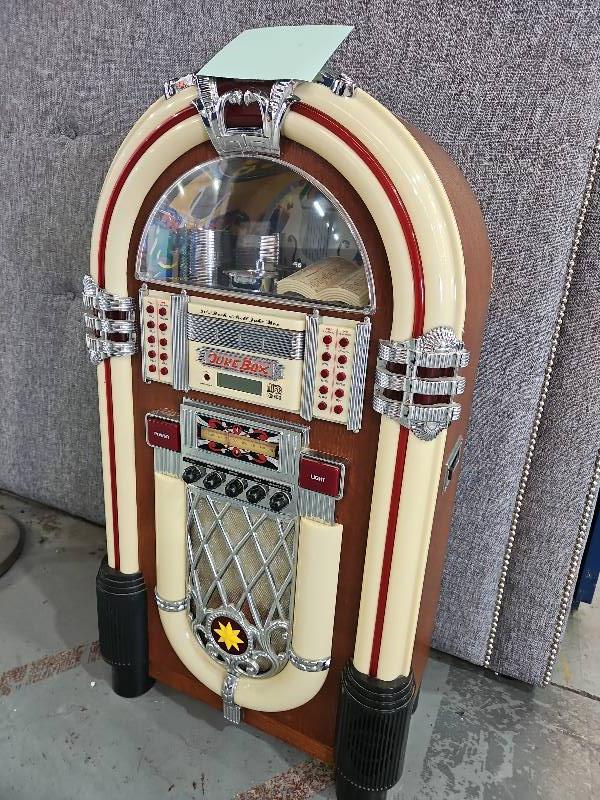 EX HIRE JUKEBOX, SOLD AS IS - Fowles Auction ＆ Sales