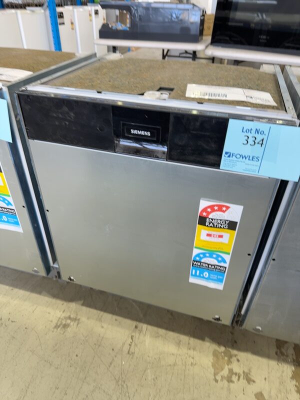 EX DISPLAY SIEMENS TALL INTEGRATED IQ500 DISHWASHER, SOLD AS IS NO WARRANTY