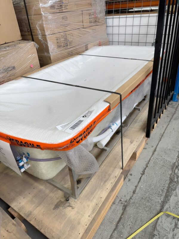 EX DISPLAY ERGO MAX INSET DELUXE SPA BATH 1800MM X 800MM WIDE, ON FRAME, SOLD AS IS, NO MOTOR SUPPLIED