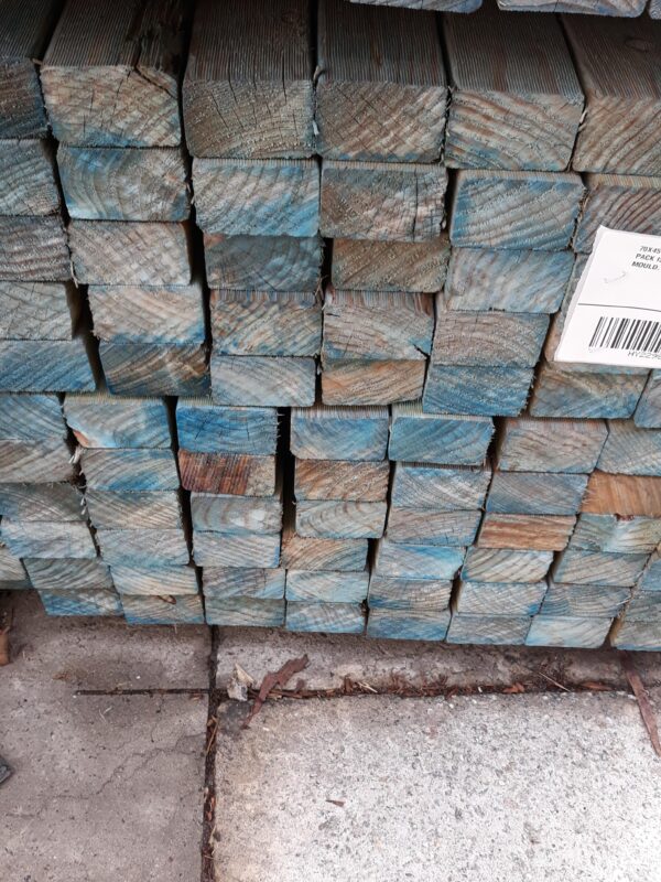 70X45 T2 BLUE MGP10 PINE-110/4.2 (THIS PACK IS AGED STOCK AND MAY CONTAIN MOULD. SOLD AS IS)