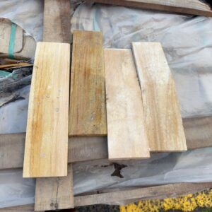 PALLET OF SQUARE SANDSTONE CLADDING 600MM X 300MM X 20MM