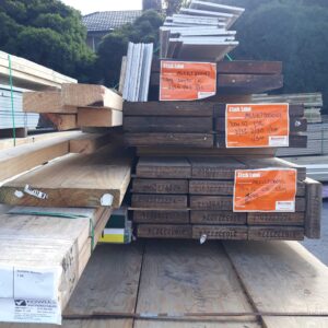 LARGE MIXED PACK OF ASST'D LVL BEAMS, PINE AND WEATHERBOARDS