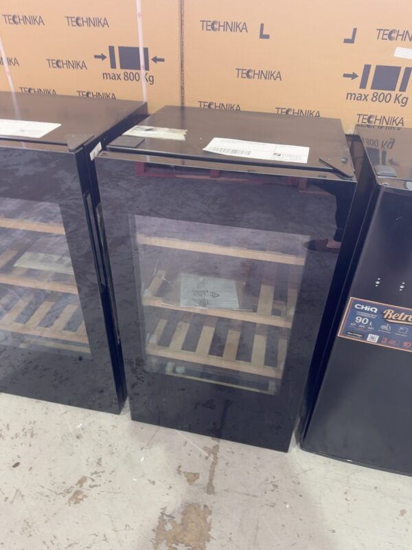 REFURBISHED HISENSE HRWC31 SINGLE ZONE 30 BOTTLE WINE FRIDGE, 3 MONTH BACK TO BASE WARRANTY