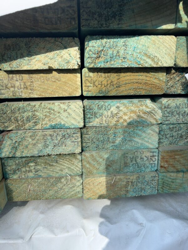 140X45 H2F BLUE MGP10 PINE-59/6.0 (THIS PACK IS AGED STOCK AND MAY CONTAIN SOME MOULD. SOLD AS IS)