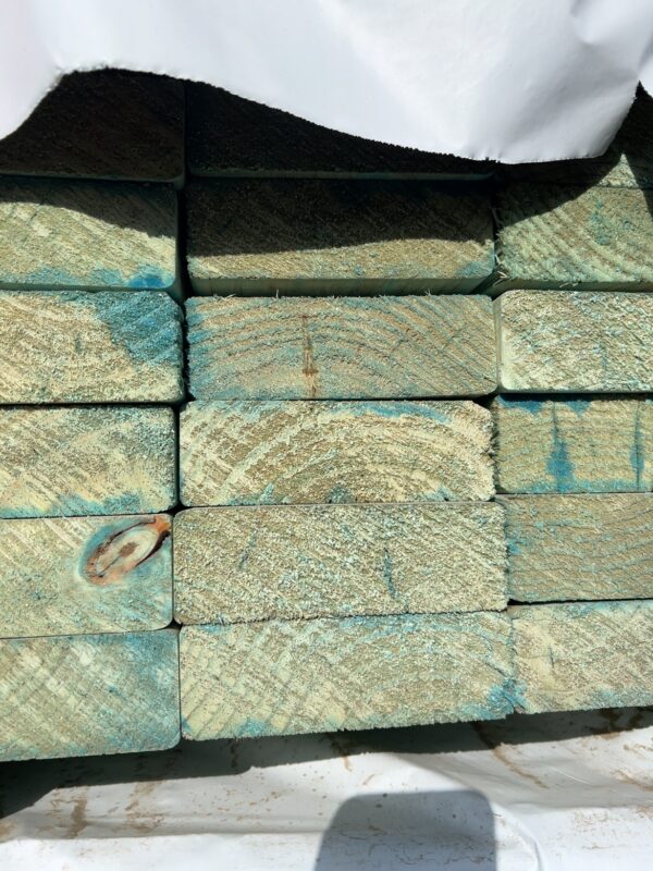 140X45 H2F BLUE MGP10 PINE-58/6.0 (THIS PACK IS AGED STOCK AND MAY CONTAIN SOME MOULD. SOLD AS IS)