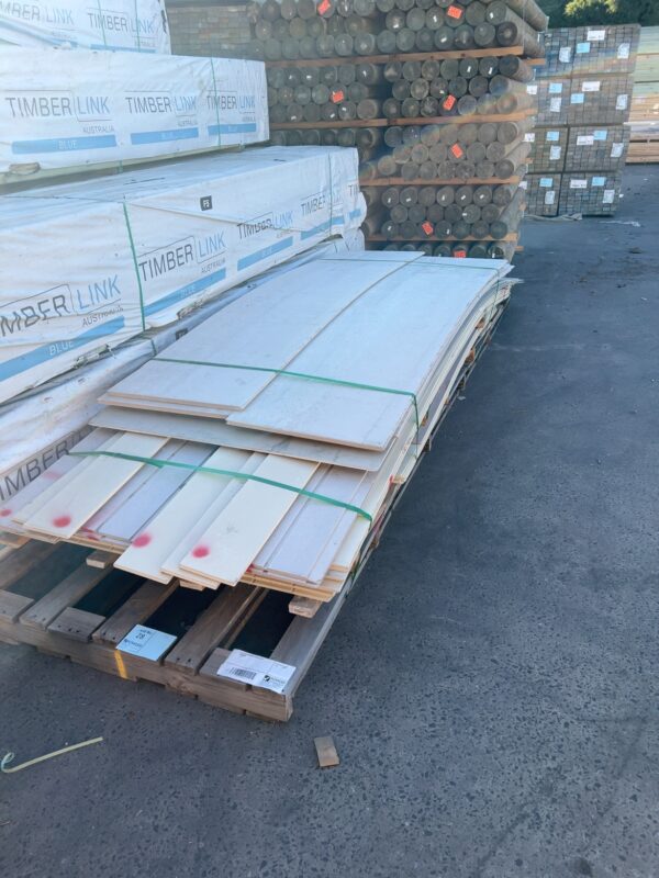 PALLET OF DAMAGED CEMENT SHEET PRODUCTS