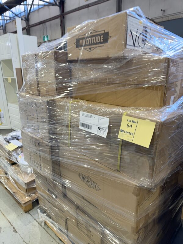 PALLET OF ASSORTED BATHROOM ACCESSORIES, SUCH AS TOWEL RAILS, WALL MIXERS & SHOWER ARMS, SOLD AS IS