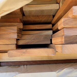 135X19 FEATURE GRADE SPOTTED GUM DECKING- (PACK CONSISTS OF RANDOM SHORT LENGTHS)