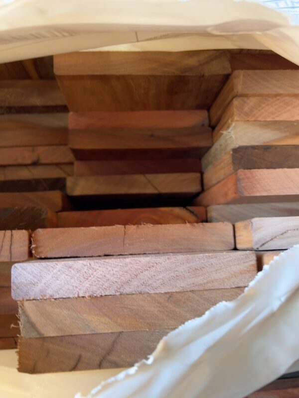 135X19 FEATURE GRADE SPOTTED GUM DECKING- (PACK CONSISTS OF RANDOM SHORT LENGTHS)