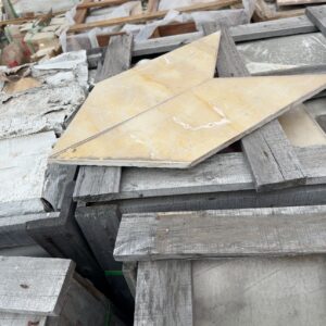 PALLET OF SPANISH GOLD STONE CHEVRON PATTERN 590 X 190MM 64 PIECES PER CRATE