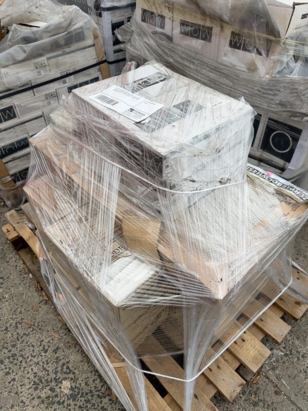 PALLET OF MIXED PEAK ICE WHITE 7.5X15 AND ZERO PIETRA BOLIVIAN 450MM X 900MM, AND MARENGO 9.8 X 9.8 TACO GLASS