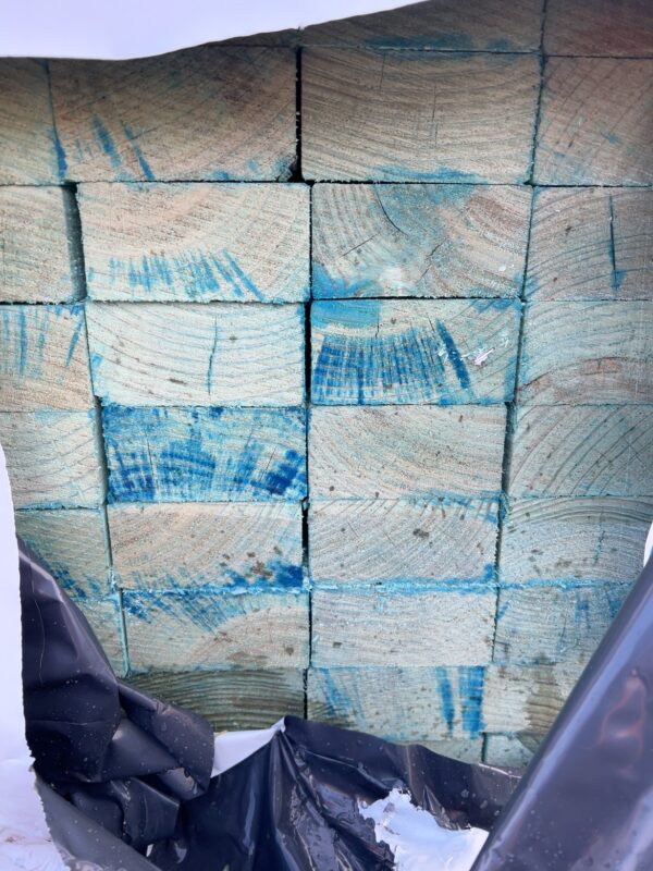 90X45 T2 MGP10 PINE-96/2.1 (THIS PACK IS AGED STOCK AND MAY CONTAIN MOULD. SOLD AS IS)