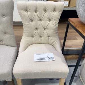 EX STAGING CREAM BUTTON UPHOLSTERED CHAIR, SOLD AS IS