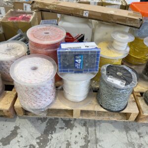 JOB LOT OF ASSORTED ROPE & CHAIN, VARIOUS LENGTHS & THICKNESS, SOLD AS IS