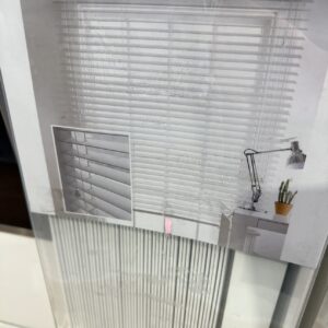 NEW WHITE VENETIAN BLIND 600MM X 2100MM PVC WITH FAUX WOOD FINISH CAN USE IN KITCHENS & BATHROOMS