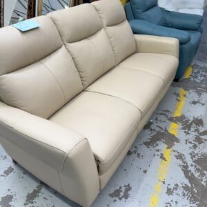 NEW 3 SEATER SANDY COLOUR SOFA, THICK LEATHER FROM BRAZIL, NATURAL WOOD FEET