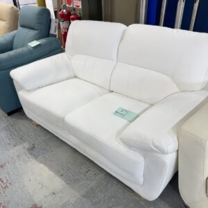 NEW 2 SEATER PURE WHITE COLOUR SOFA, THICK LEATHER FROM BRAZIL, NATURAL WOOD FEET